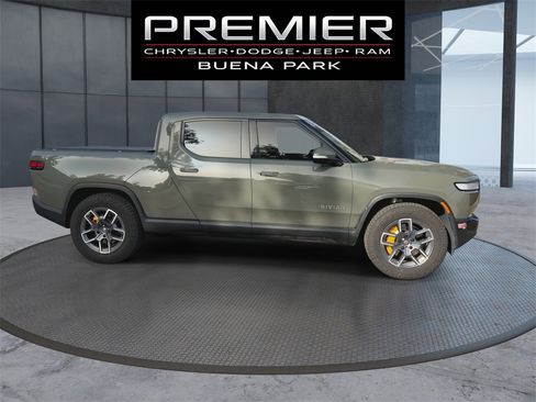 Used 2023 Rivian R1T Launch Edition image 9