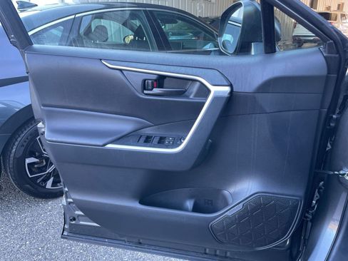 Used 2025 Toyota RAV4 LE image 20