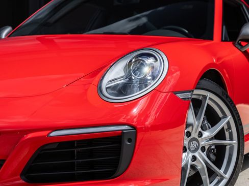 Certified 2019 Porsche 911 Carrera T RWD image 18
