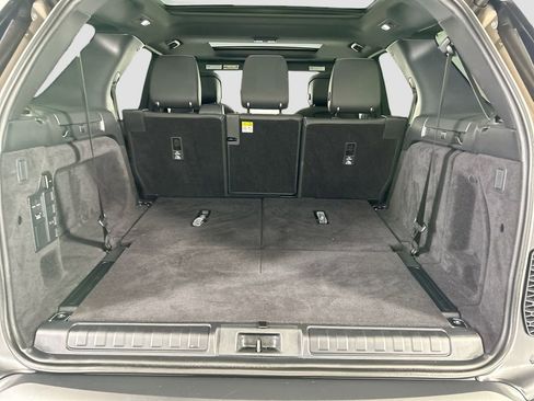 Certified 2025 Land Rover Discovery S AWD/4WD image 27