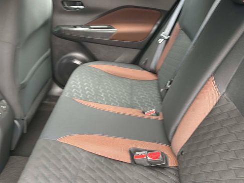 Used 2023 Nissan Kicks SR FWD image 13