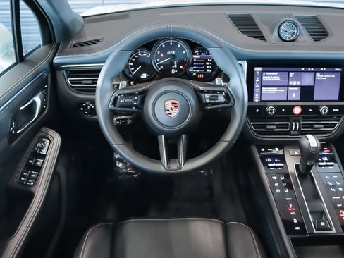 Used 2025 Porsche Macan GTS image 15