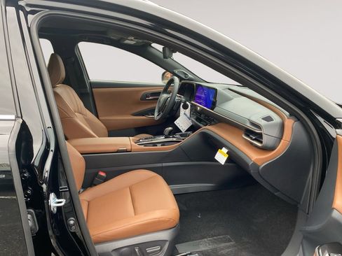 Used 2025 Toyota Crown Signia image 15