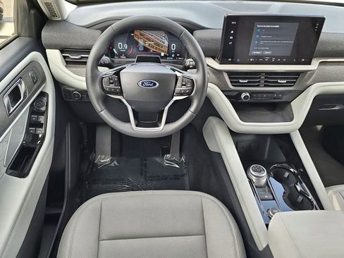 New 2026 Ford Explorer Platinum image 21