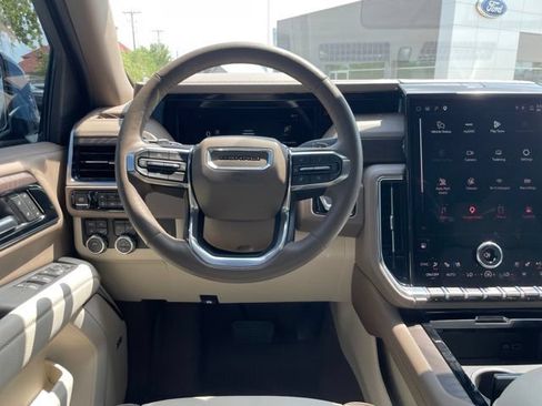 Used 2026 GMC Yukon XL Denali w/ Sun & Power Step Package AWD/4WD image 16
