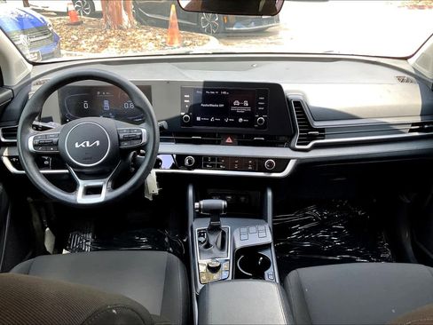Used 2023 Kia Sportage LX image 16