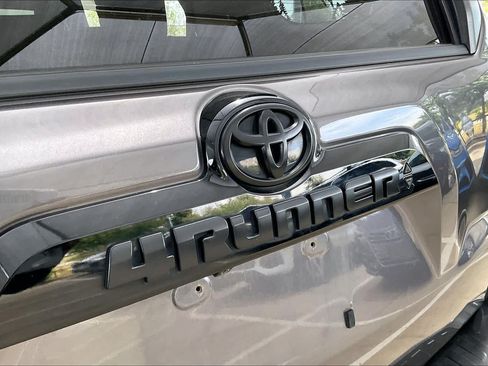 Used 2021 Toyota 4Runner Venture w/ Moonroof Package AWD/4WD image 30
