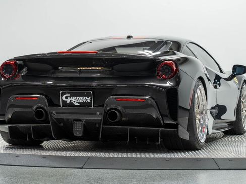 Used 2019 Ferrari 488 Pista Coupe RWD image 19