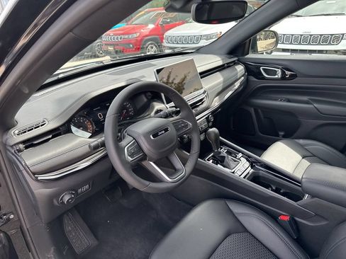 New 2026 Jeep Compass Latitude AWD/4WD image 23