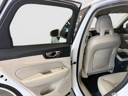 Used 2019 Volvo XC60 T5 Inscription w/ Protection Package AWD/4WD image 14
