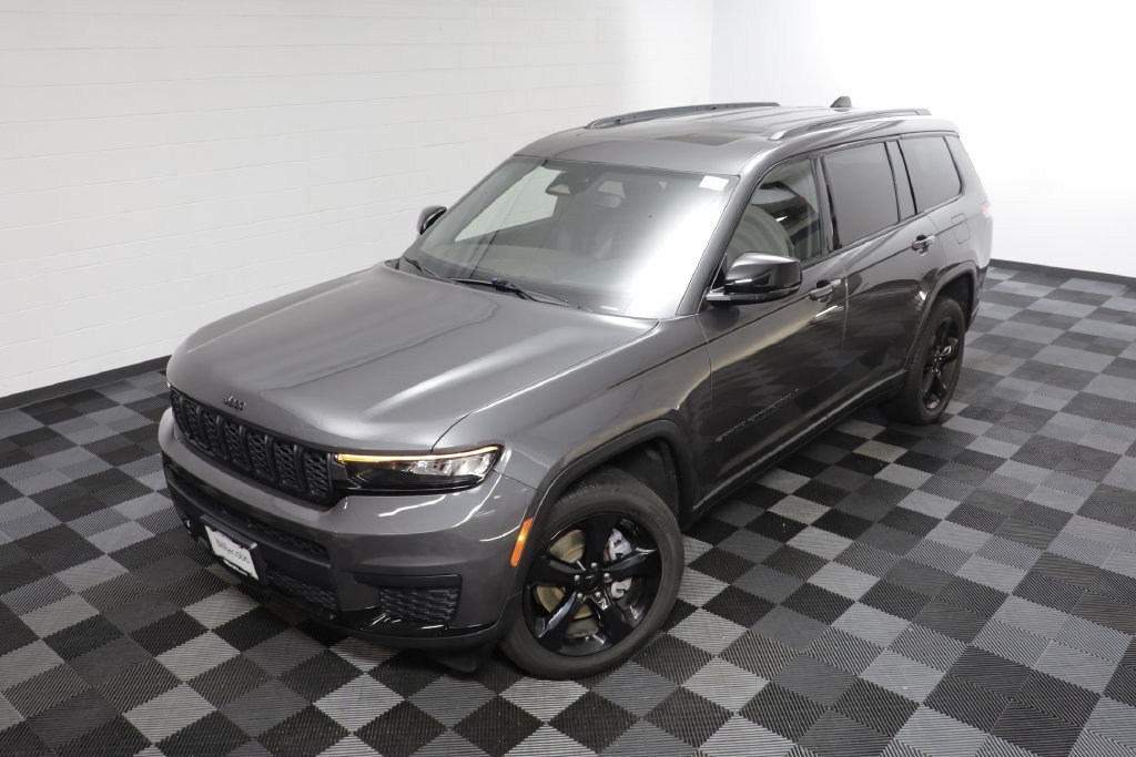 Used 2023 Jeep Grand Cherokee L Altitude AWD/4WD image 2