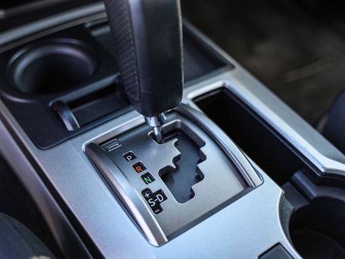 Used 2012 Toyota 4Runner SR5 w/ Convenience Pkg image 12