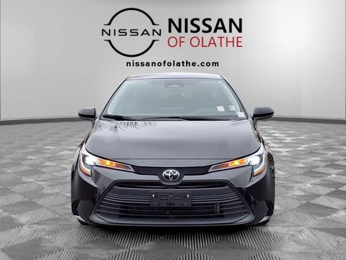 Used 2025 Toyota Corolla LE FWD image 30