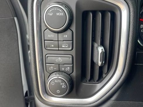 Used 2020 Chevrolet Silverado 1500 LT AWD/4WD image 16