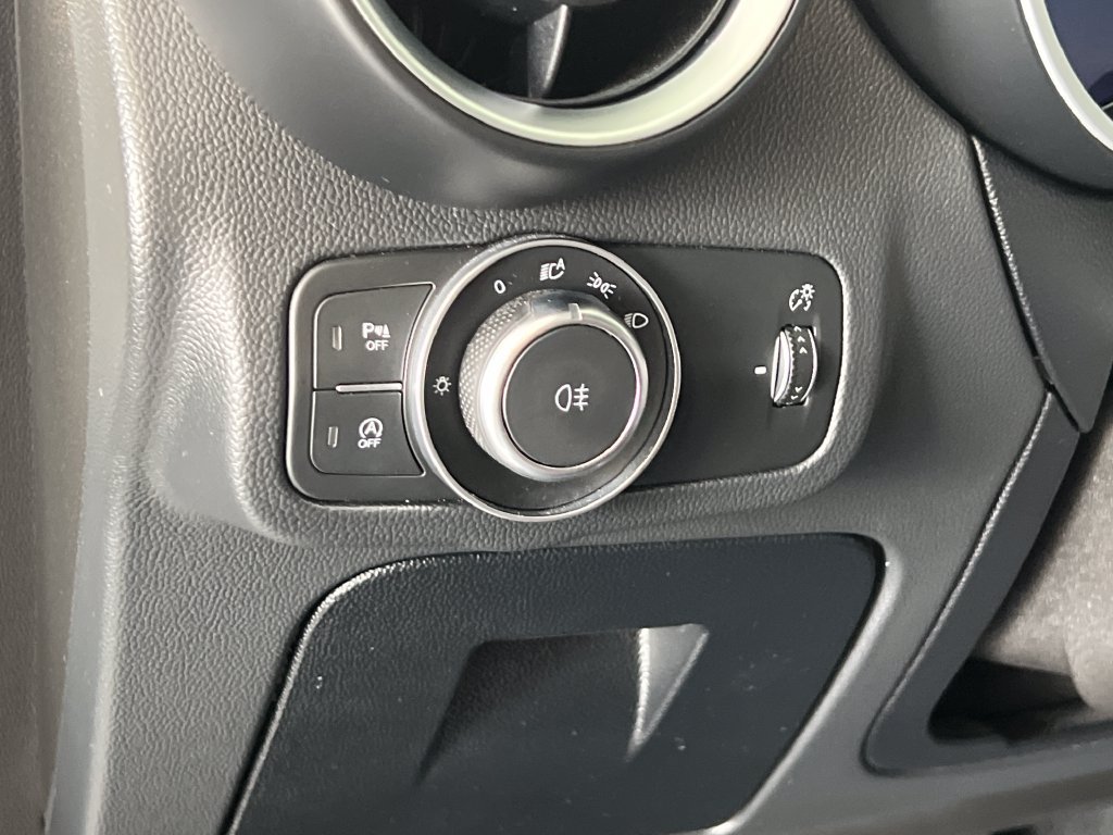 Used 2024 Alfa Romeo Stelvio Ti AWD/4WD image 34