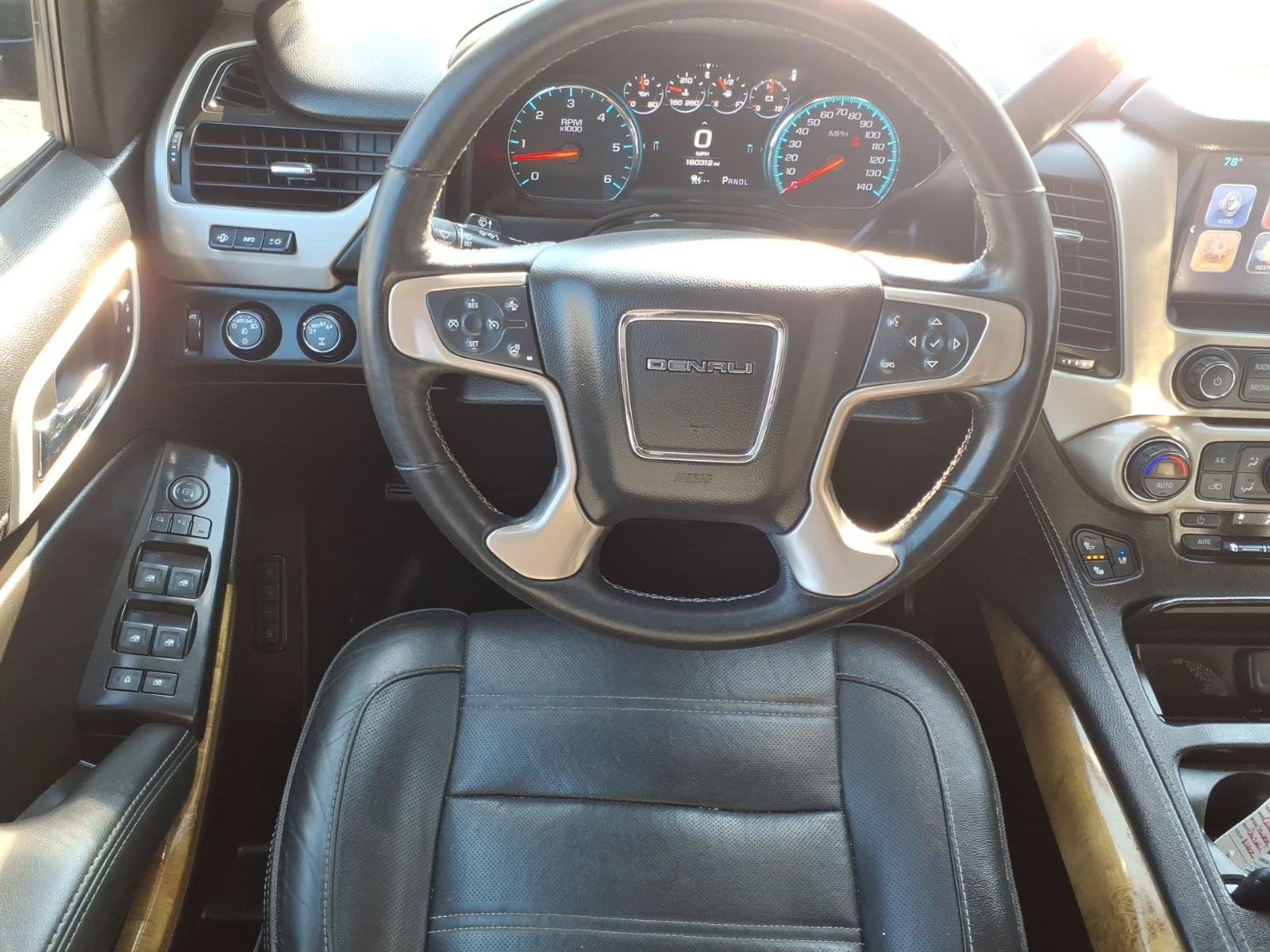 Used 2017 GMC Yukon Denali w/ Open Road Package AWD/4WD image 5