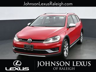 Used 2018 Volkswagen Golf Alltrack image 1