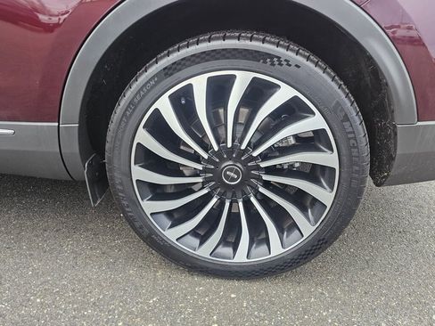 Used 2022 Lincoln Nautilus Black Label w/ Class II Trailer Tow Package image 11