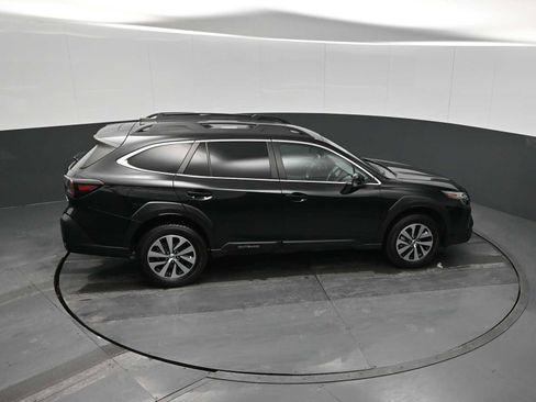 Used 2024 Subaru Outback Premium image 17