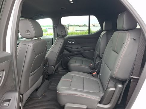 Used 2023 Chevrolet Traverse RS AWD/4WD image 11
