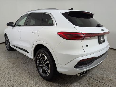 Certified 2025 Audi Q5 Premium w/ Premium Plus AWD/4WD image 5
