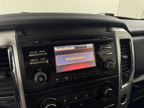 Used 2017 Nissan Titan SV image 23