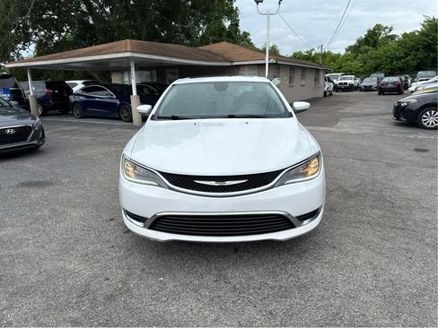 Used 2015 Chrysler 200 Limited w/ Convenience Group FWD image 2