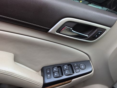 Used 2015 GMC Yukon Denali w/ Touring Package RWD image 10