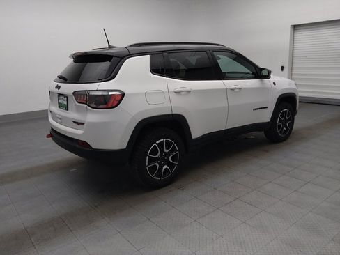 Used 2025 Jeep Compass Trailhawk AWD/4WD image 10