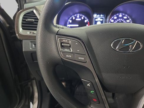 Used 2018 Hyundai Santa Fe Sport image 19