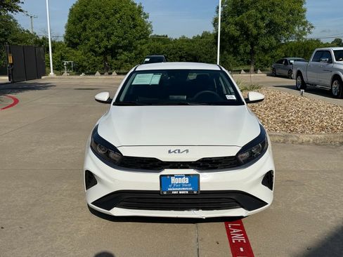 Used 2024 Kia Forte LX FWD image 8