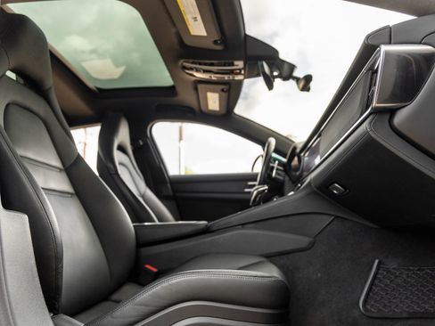 Certified 2022 Porsche Panamera Platinum Edition image 46