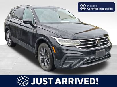 Used 2023 Volkswagen Tiguan SE w/ Panoramic Sunroof Package
