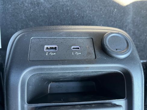 Used 2024 Nissan Ariya FWD image 29
