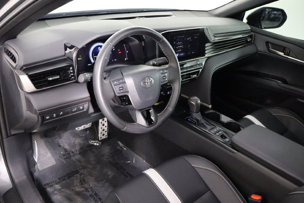 Used 2026 Toyota Camry SE FWD image 25