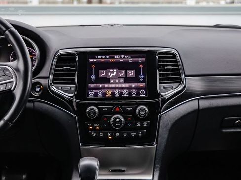 Used 2019 Jeep Grand Cherokee Limited w/ Luxury Group II RWD image 16