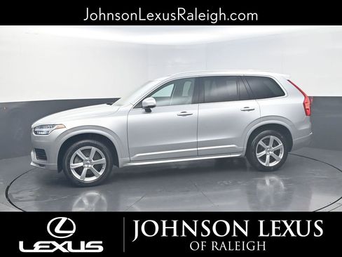 Used 2021 Volvo XC90 T5 Momentum w/ Climate Package image 2