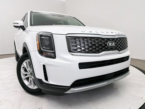 Used 2020 Kia Telluride LX AWD/4WD image 2