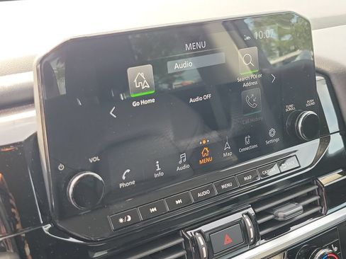 Used 2025 Nissan Pathfinder SL FWD image 25
