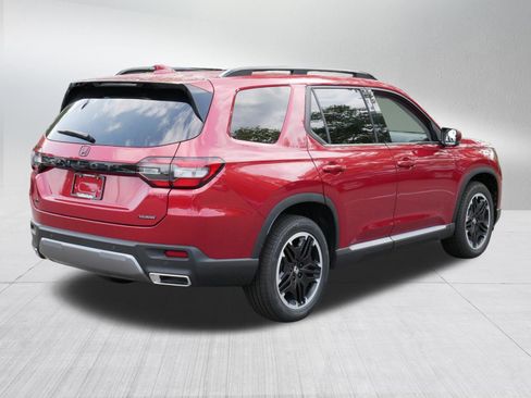 Used 2026 Honda Pilot image 7