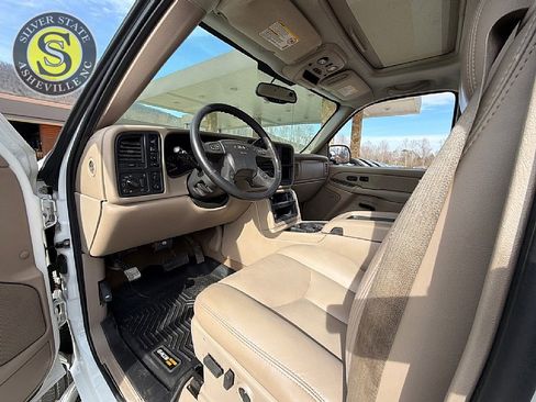 Used 2006 GMC Sierra 2500 SLT w/ Heavy-Duty Power Package image 10