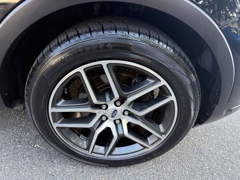 Used 2018 Ford Explorer Sport AWD/4WD image 4