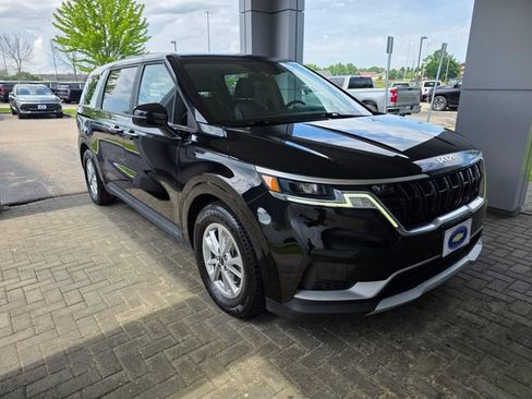 Used 2022 Kia Carnival LX FWD image 5