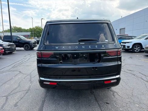 Used 2025 Jeep Wagoneer 4WD w/ Convenience Group I image 5