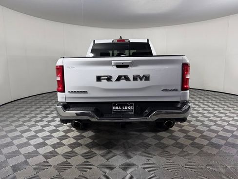 Used 2025 RAM 1500 Laramie AWD/4WD image 9