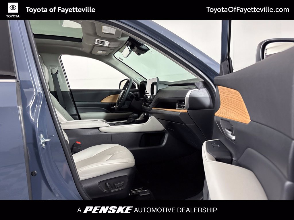 Certified 2024 Toyota Grand Highlander FWD image 7