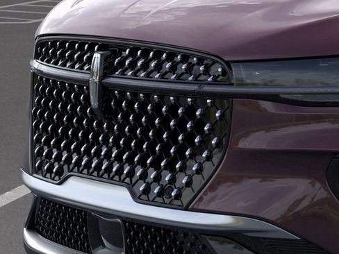 New 2025 Lincoln Nautilus Premier image 17