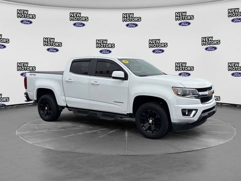 Used 2019 Chevrolet Colorado LT w/ LT Convenience Package AWD/4WD image 8