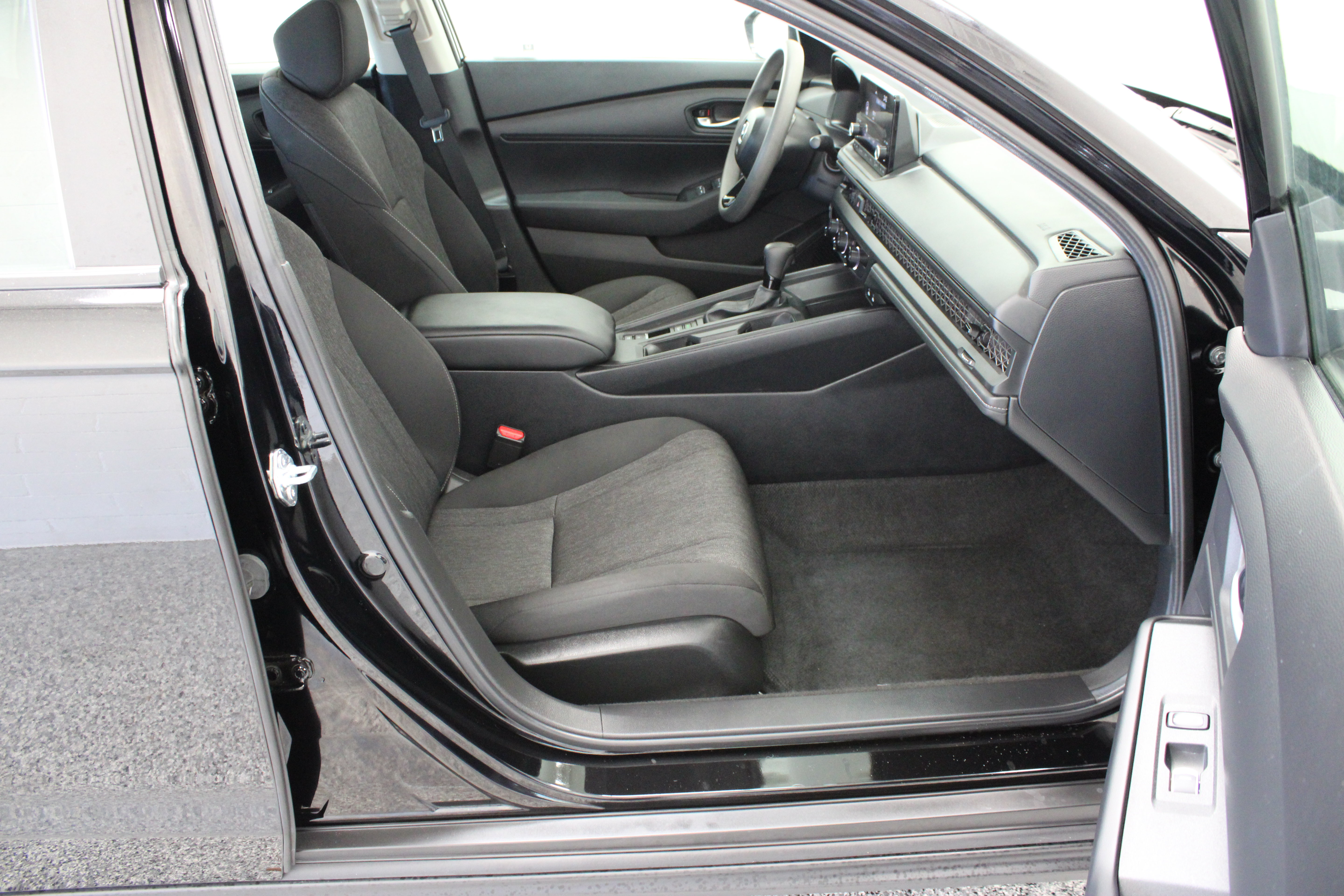 Used 2025 Honda Accord LX image 33