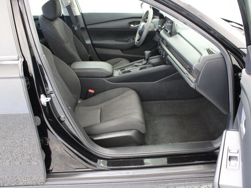 Used 2025 Honda Accord LX image 33